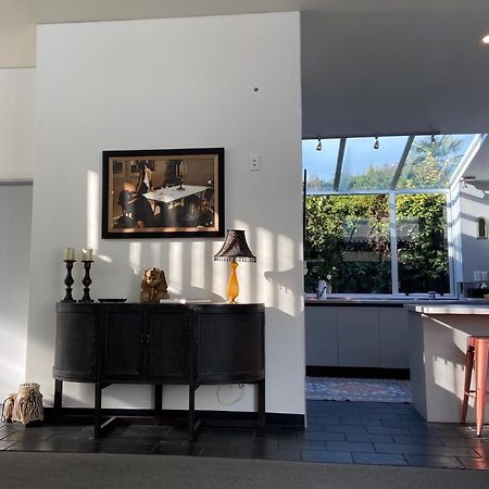 Maison Blue - Chic Inner City Townhouse เนเปียร์ ภายนอก รูปภาพ