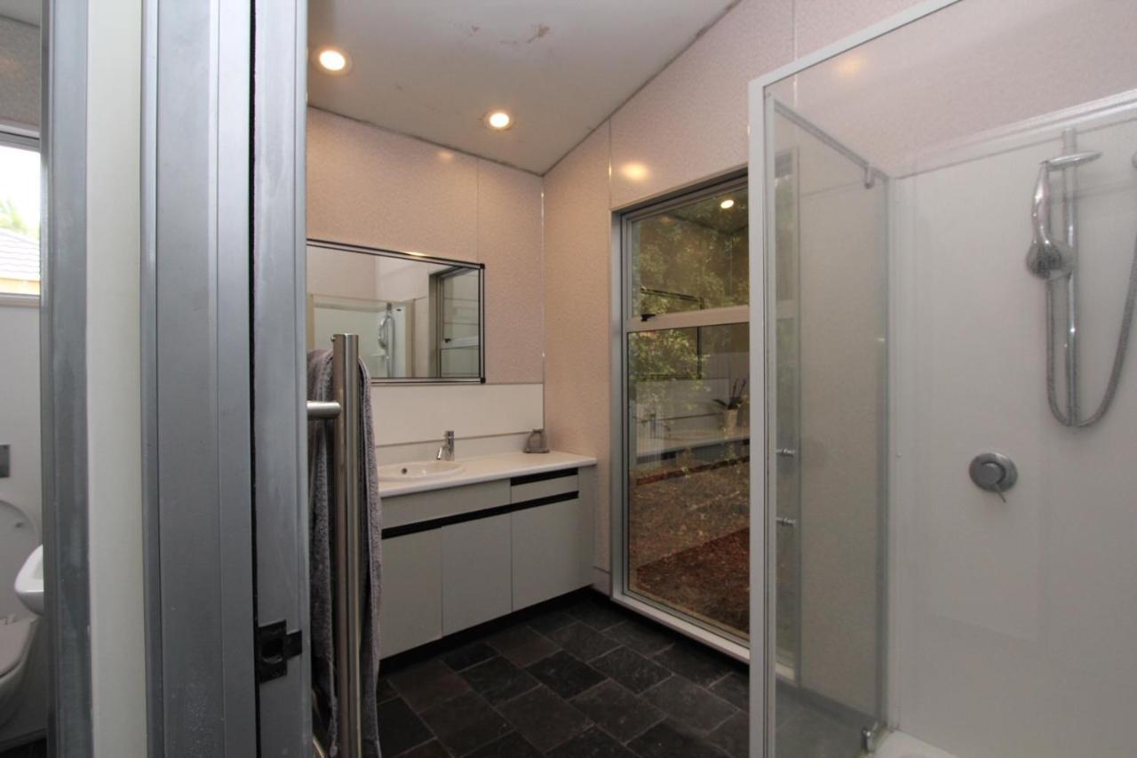 Maison Blue - Chic Inner City Townhouse เนเปียร์ ภายนอก รูปภาพ